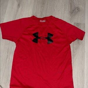 Under Armour boys Tee with Black Emblem